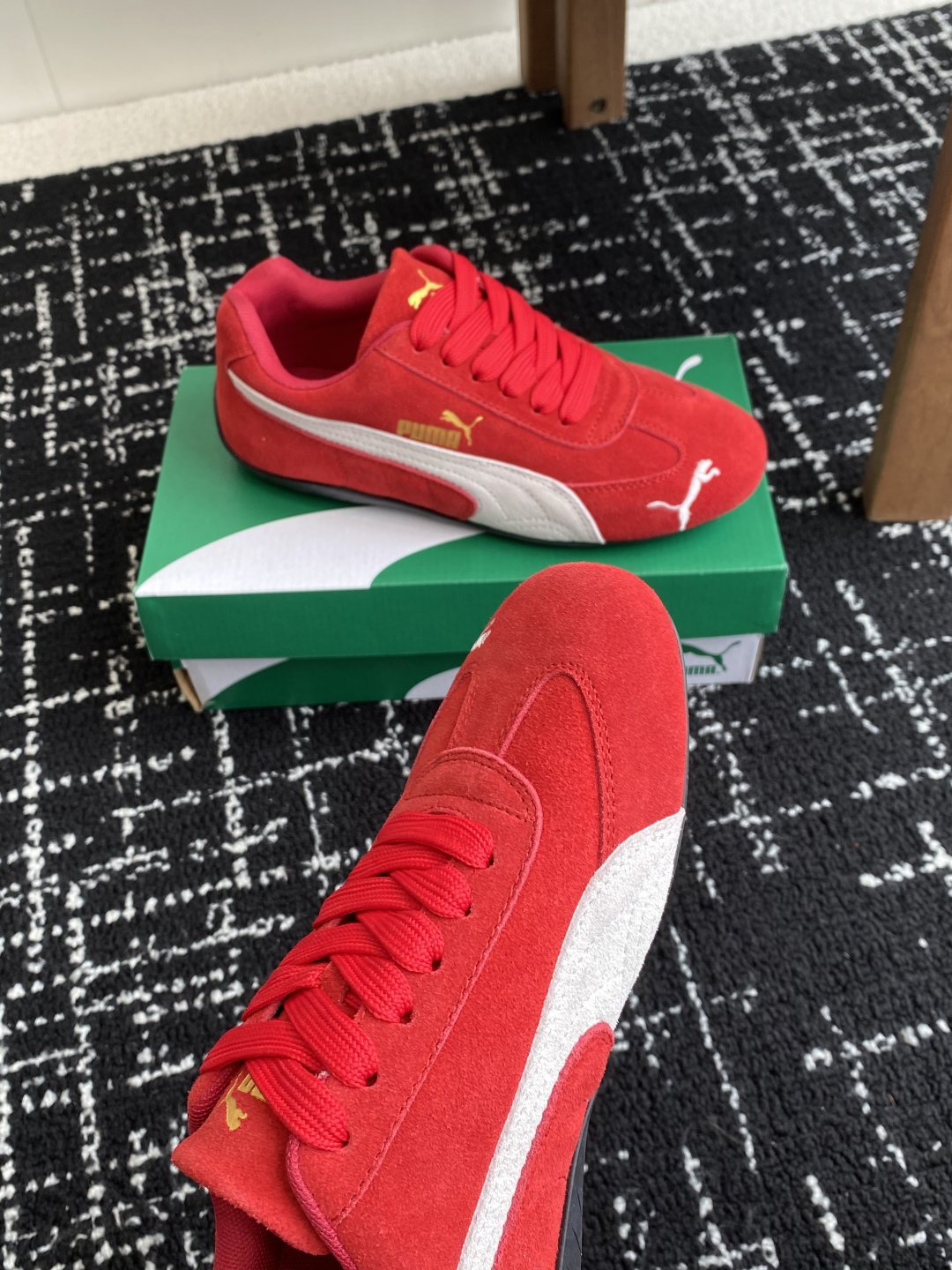 代购级
Puma 25ss时尚与运动的完美融合

Fenty 与彪马的联名无疑是一次时尚与运动的激情碰撞