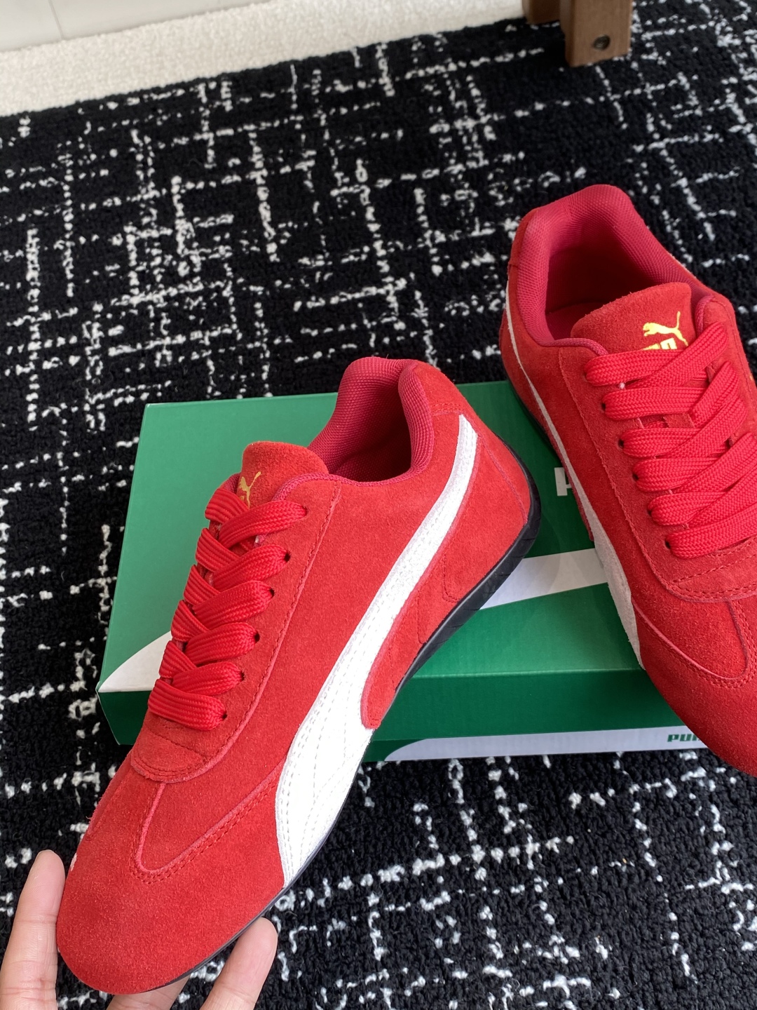 代购级
Puma 25ss时尚与运动的完美融合

Fenty 与彪马的联名无疑是一次时尚与运动的激情碰撞