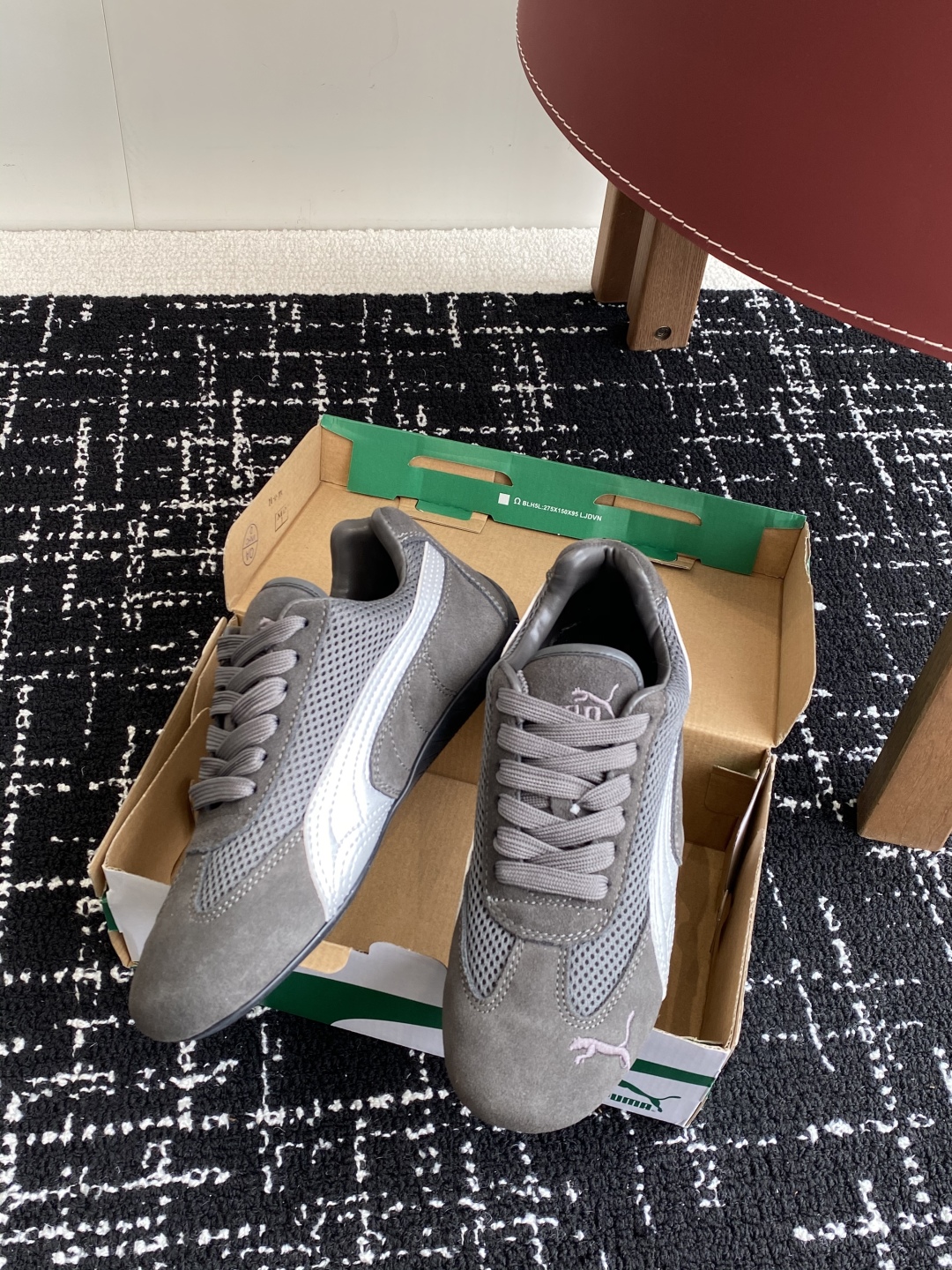 代购级
Puma 25ss时尚与运动的完美融合

Fenty 与彪马的联名无疑是一次时尚与运动的激情碰撞