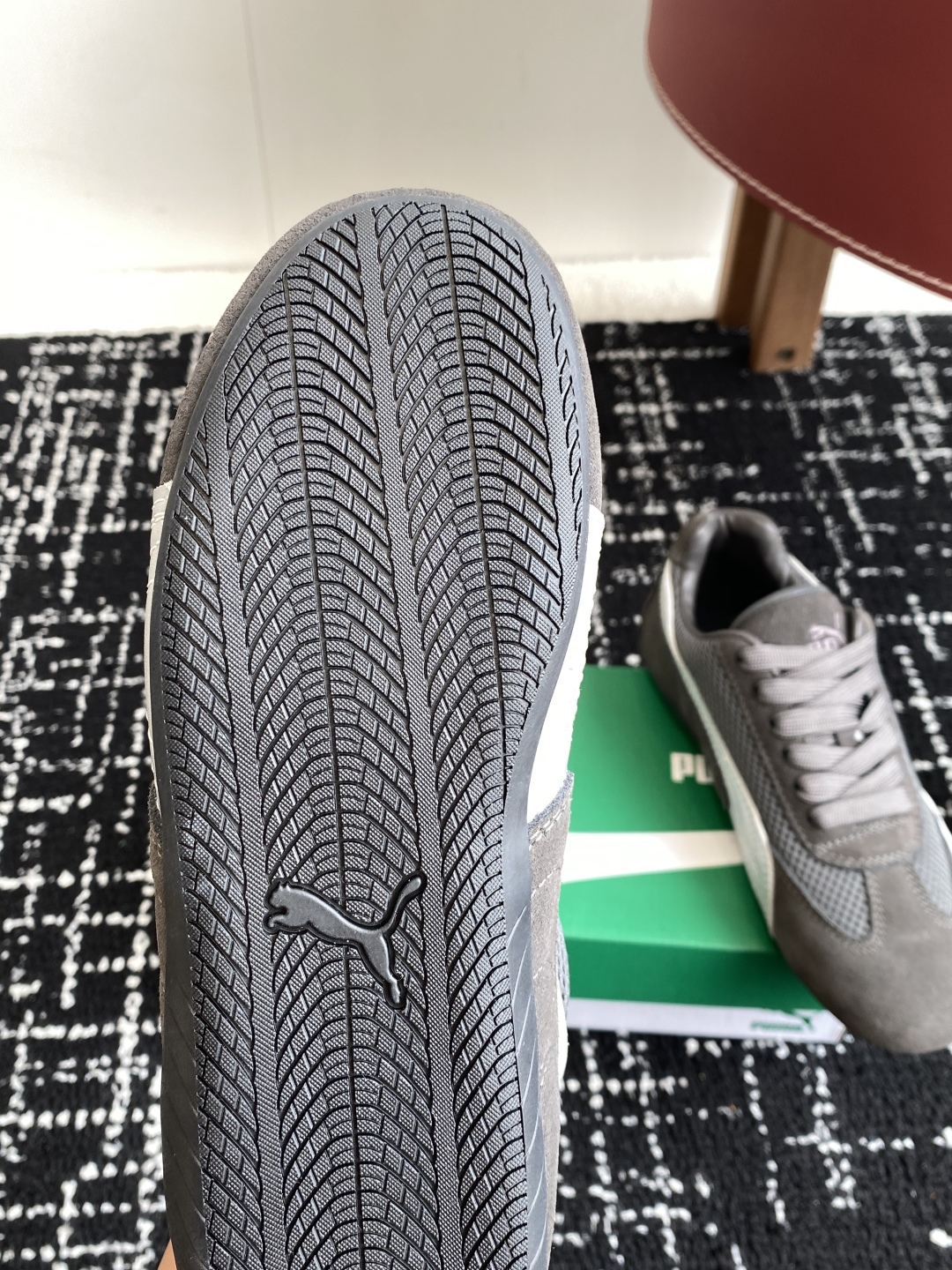 代购级
Puma 25ss时尚与运动的完美融合

Fenty 与彪马的联名无疑是一次时尚与运动的激情碰撞
