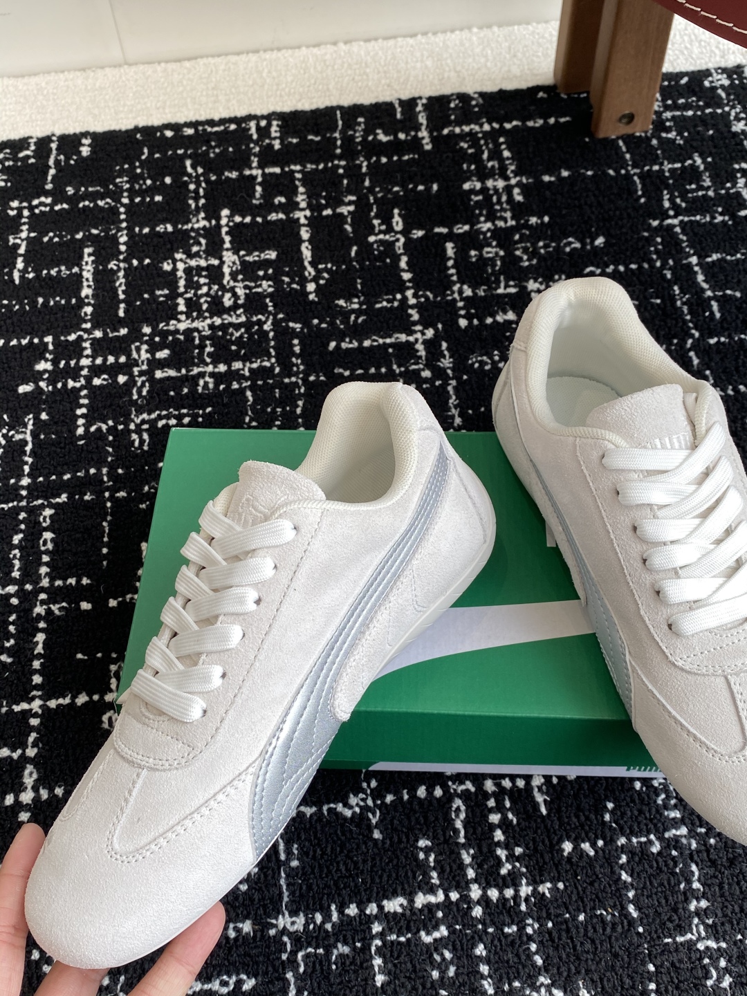 代购级
Puma 25ss时尚与运动的完美融合

Fenty 与彪马的联名无疑是一次时尚与运动的激情碰撞