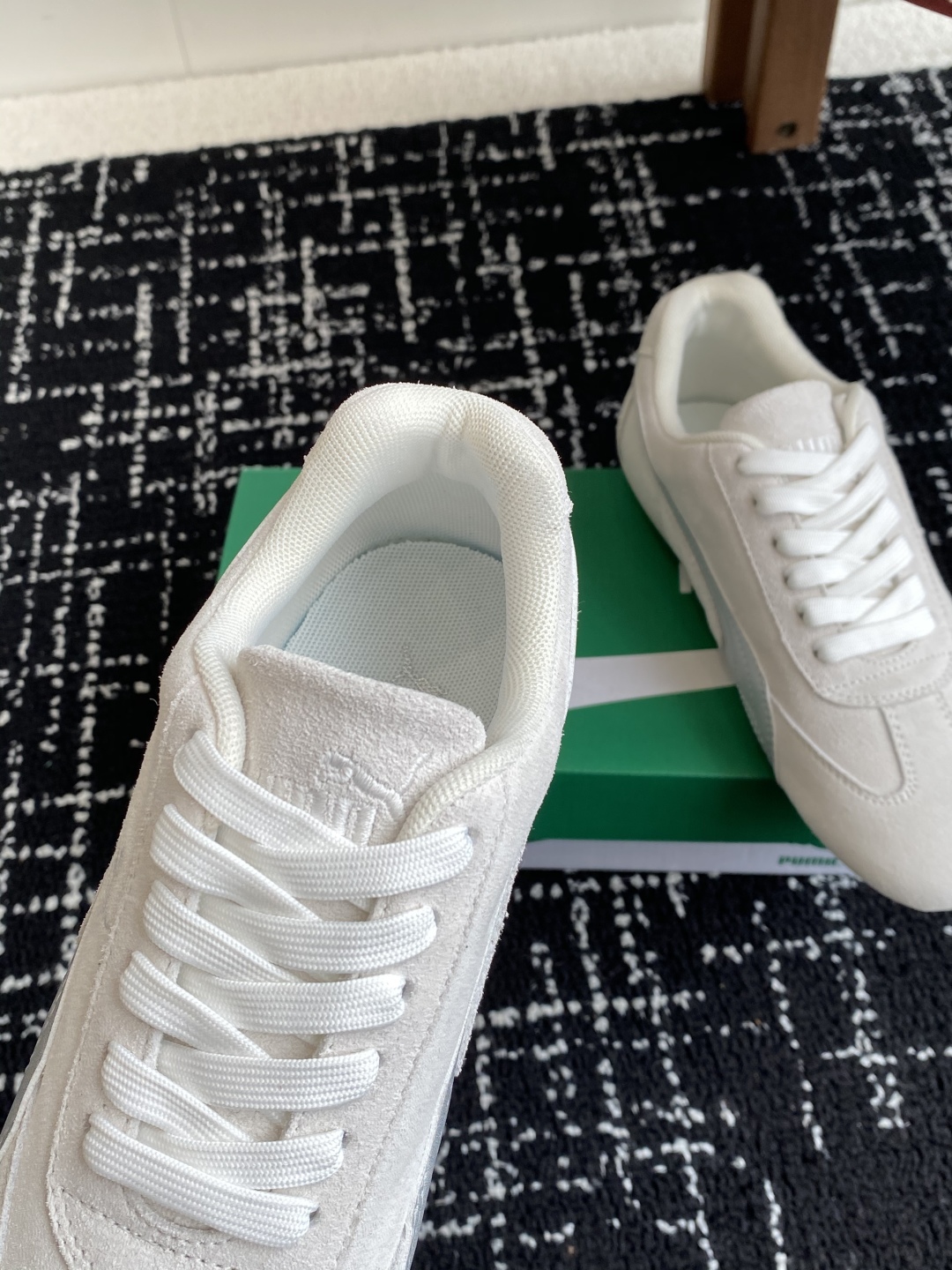 代购级
Puma 25ss时尚与运动的完美融合

Fenty 与彪马的联名无疑是一次时尚与运动的激情碰撞