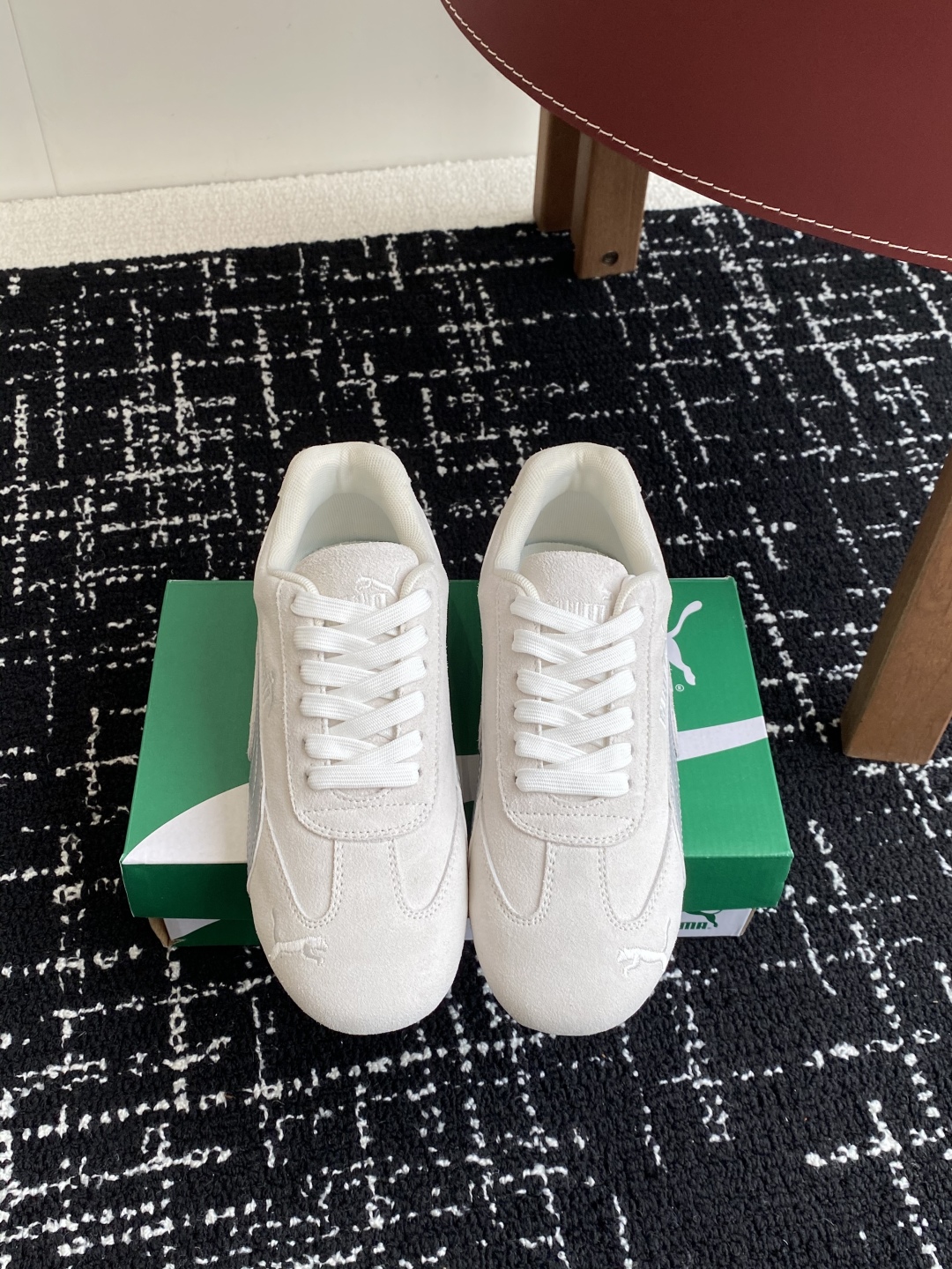 代购级
Puma 25ss时尚与运动的完美融合

Fenty 与彪马的联名无疑是一次时尚与运动的激情碰撞