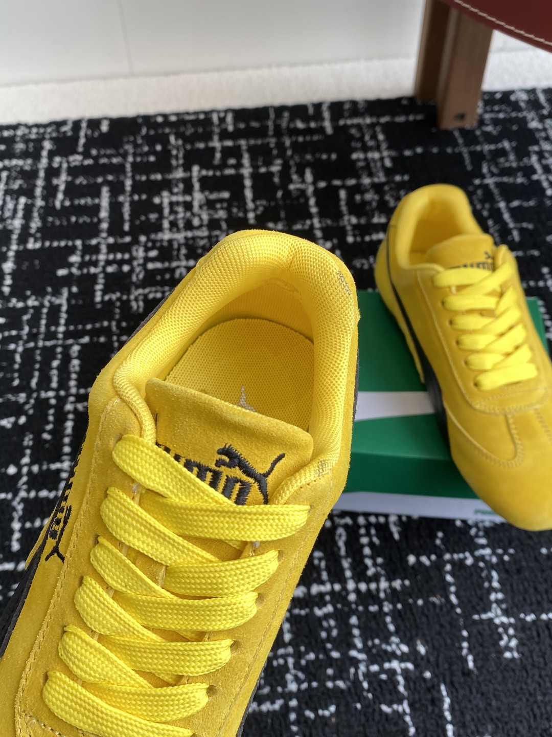 代购级
Puma 25ss时尚与运动的完美融合

Fenty 与彪马的联名无疑是一次时尚与运动的激情碰撞