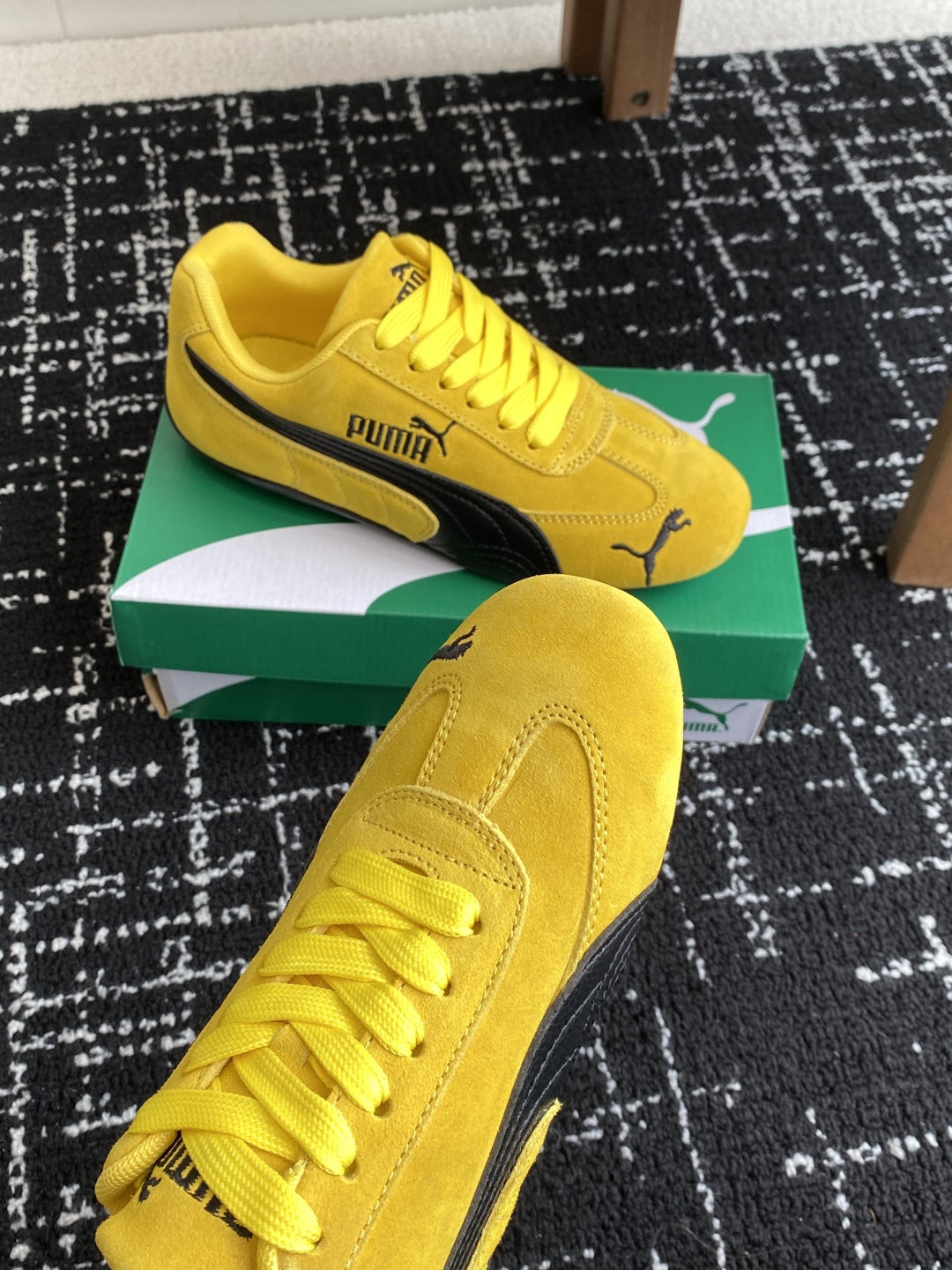 代购级
Puma 25ss时尚与运动的完美融合

Fenty 与彪马的联名无疑是一次时尚与运动的激情碰撞