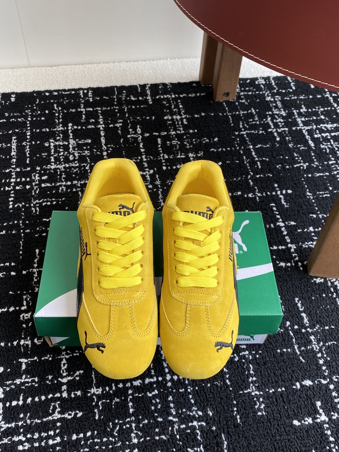 代购级
Puma 25ss时尚与运动的完美融合

Fenty 与彪马的联名无疑是一次时尚与运动的激情碰撞