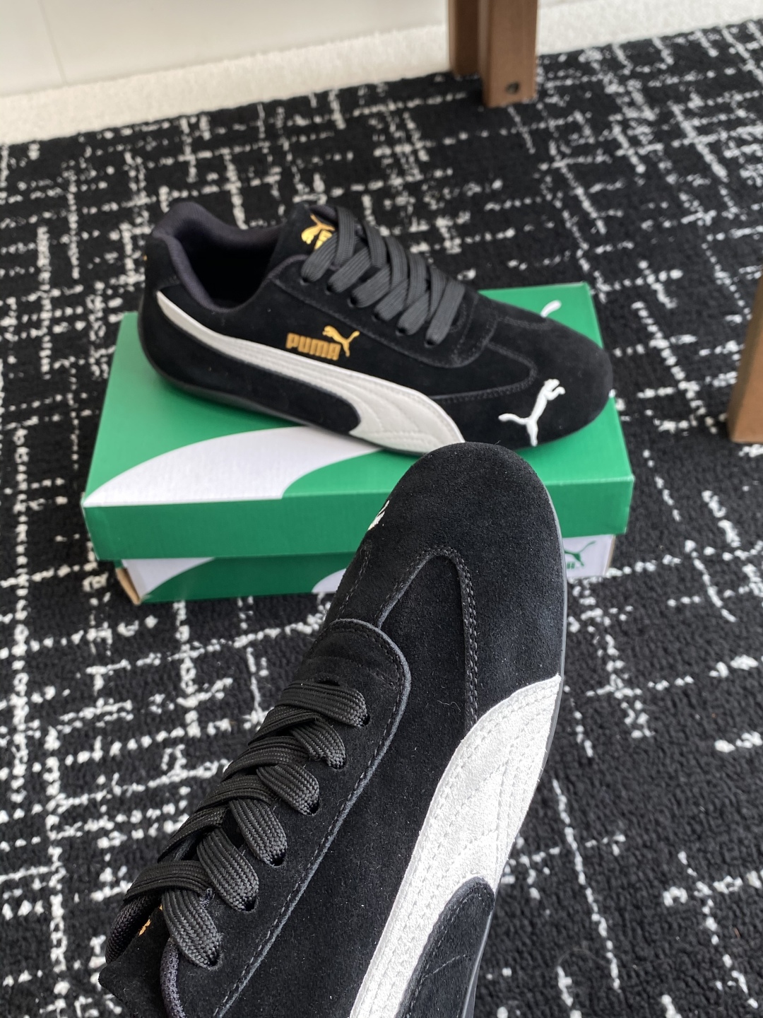 代购级
Puma 25ss时尚与运动的完美融合

Fenty 与彪马的联名无疑是一次时尚与运动的激情碰撞