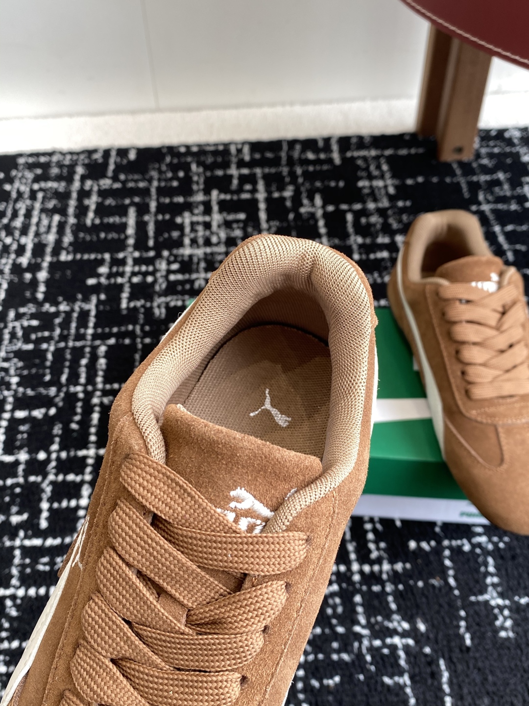 代购级
Puma 25ss时尚与运动的完美融合

Fenty 与彪马的联名无疑是一次时尚与运动的激情碰撞