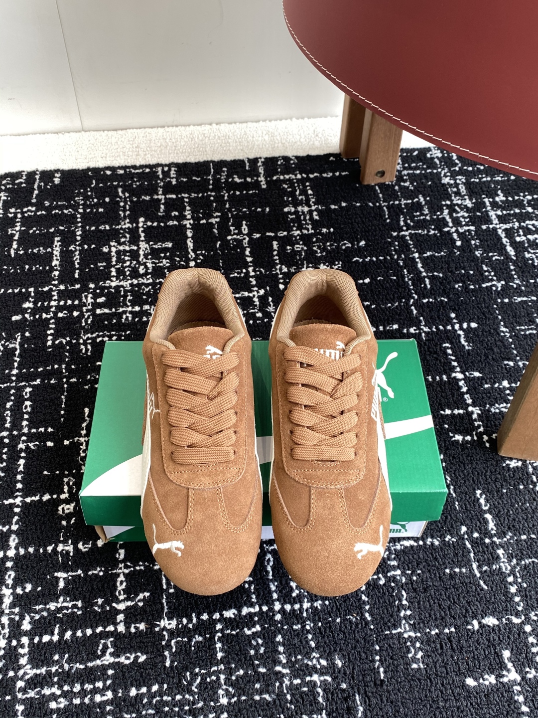代购级
Puma 25ss时尚与运动的完美融合

Fenty 与彪马的联名无疑是一次时尚与运动的激情碰撞