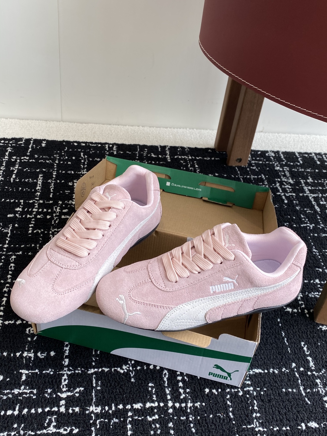 代购级
Puma 25ss时尚与运动的完美融合

Fenty 与彪马的联名无疑是一次时尚与运动的激情碰撞
