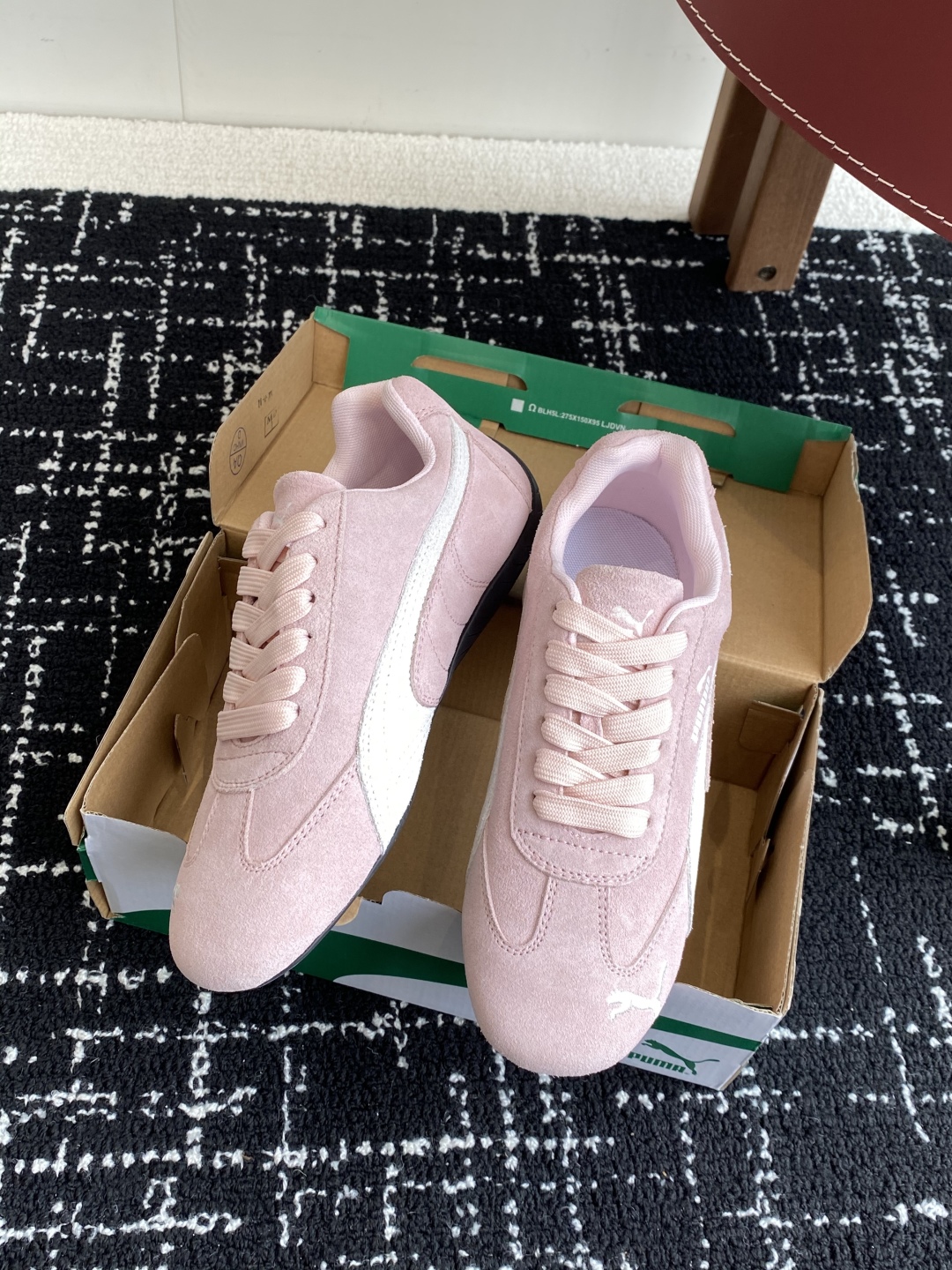 代购级
Puma 25ss时尚与运动的完美融合

Fenty 与彪马的联名无疑是一次时尚与运动的激情碰撞