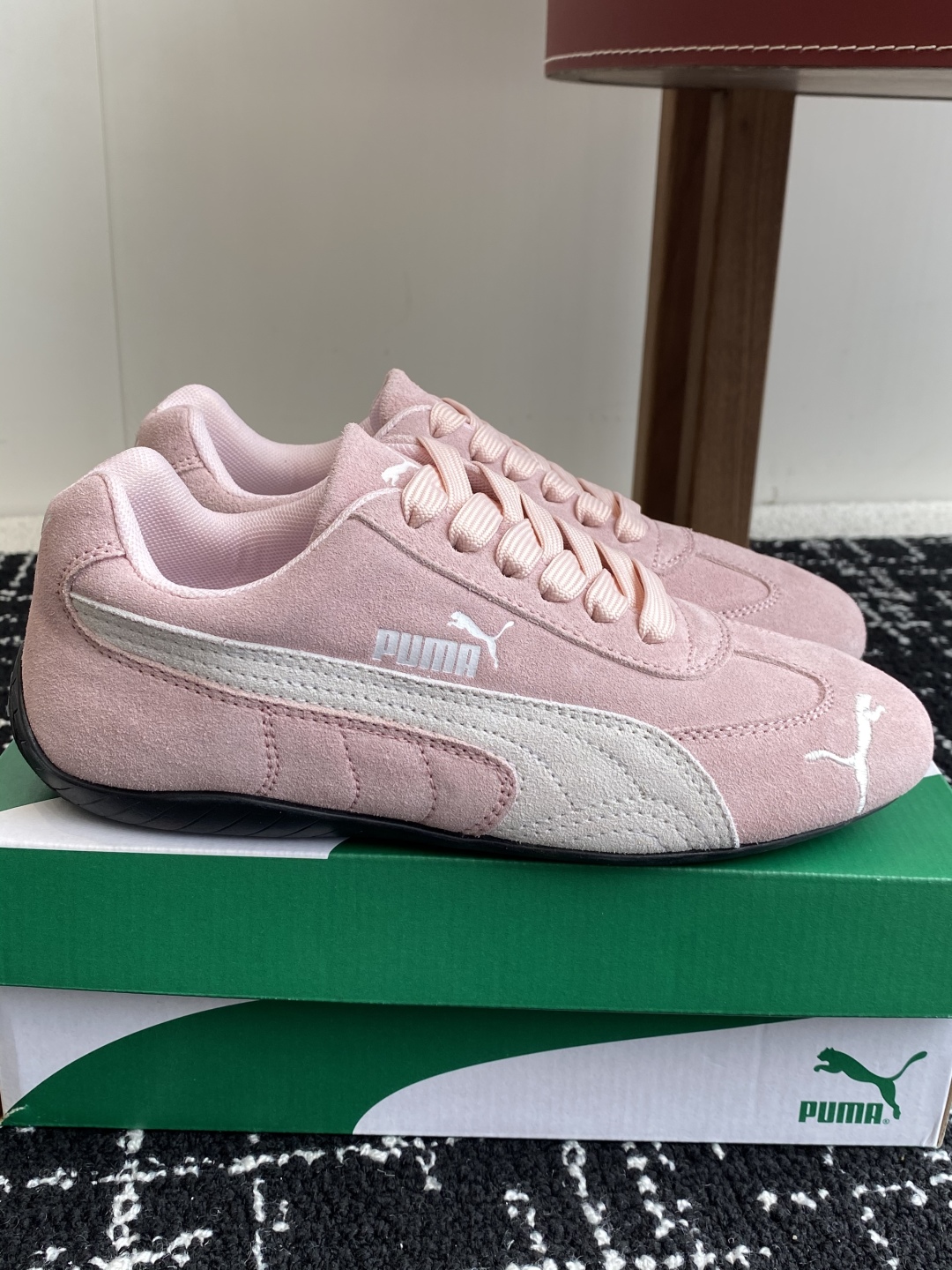 代购级
Puma 25ss时尚与运动的完美融合

Fenty 与彪马的联名无疑是一次时尚与运动的激情碰撞