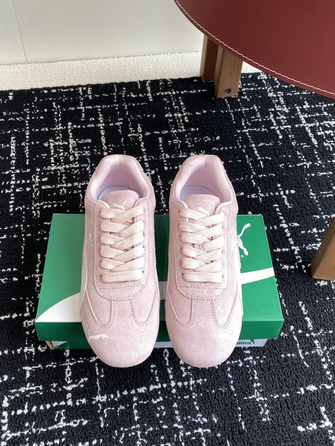 代购级
Puma 25ss时尚与运动的完美融合

Fenty 与彪马的联名无疑是一次时尚与运动的激情碰撞