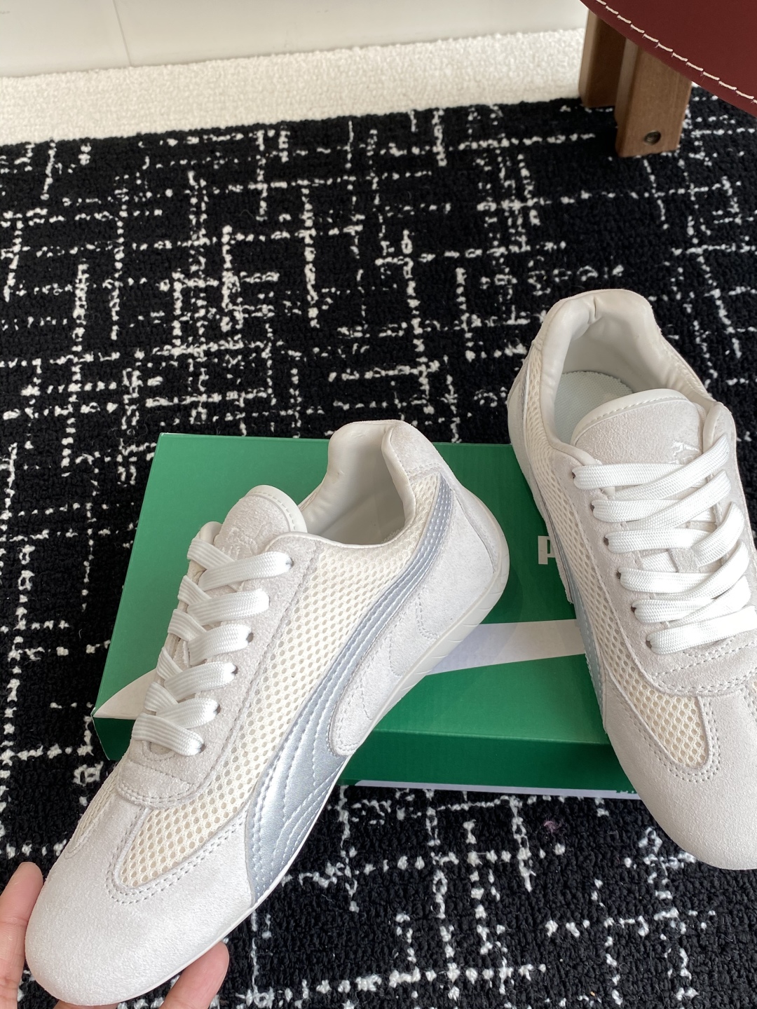代购级
Puma 25ss时尚与运动的完美融合

Fenty 与彪马的联名无疑是一次时尚与运动的激情碰撞