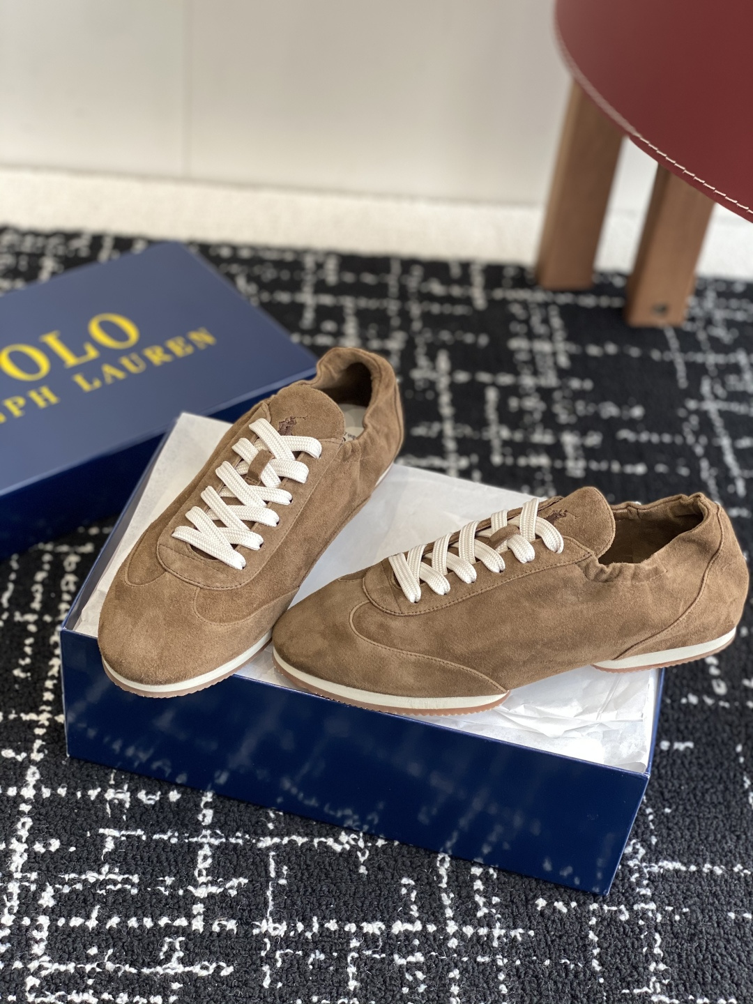 代购级
POLO 25ss 系带休闲女鞋 此品牌是来自意大利的世界顶级奢侈品牌，

所有产品均选用最顶级