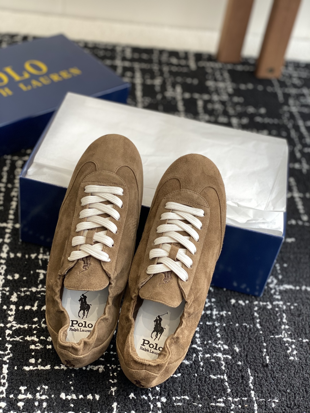 代购级
POLO 25ss 系带休闲女鞋 此品牌是来自意大利的世界顶级奢侈品牌，

所有产品均选用最顶级