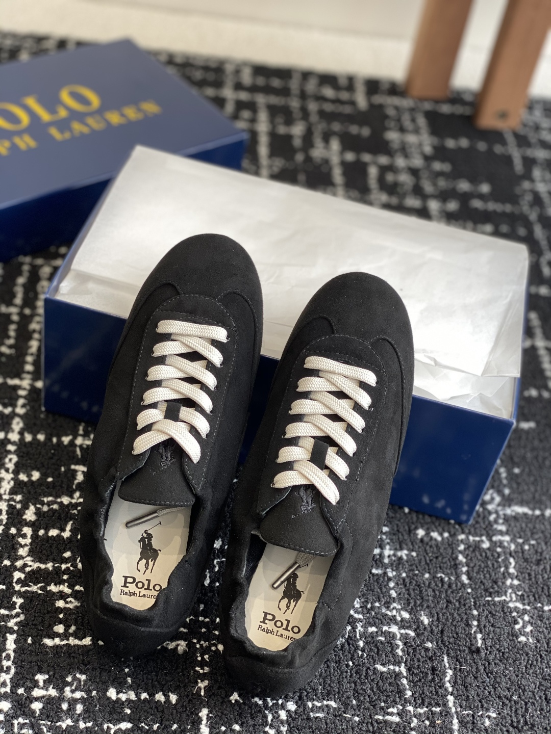 代购级
POLO 25ss 系带休闲女鞋 此品牌是来自意大利的世界顶级奢侈品牌，

所有产品均选用最顶级