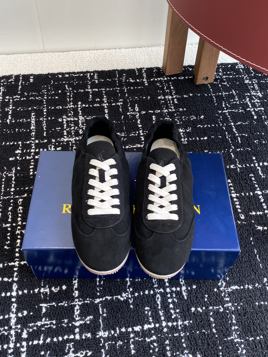 代购级
POLO 25ss 系带休闲女鞋 此品牌是来自意大利的世界顶级奢侈品牌，

所有产品均选用最顶级