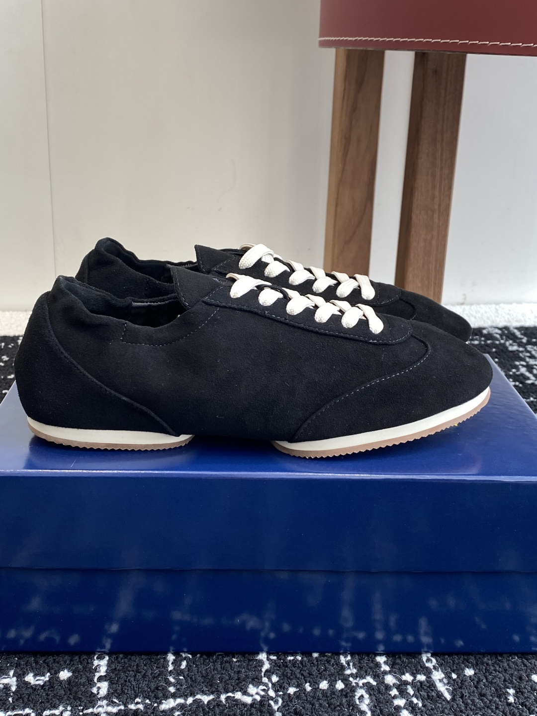 代购级
POLO 25ss 系带休闲女鞋 此品牌是来自意大利的世界顶级奢侈品牌，

所有产品均选用最顶级