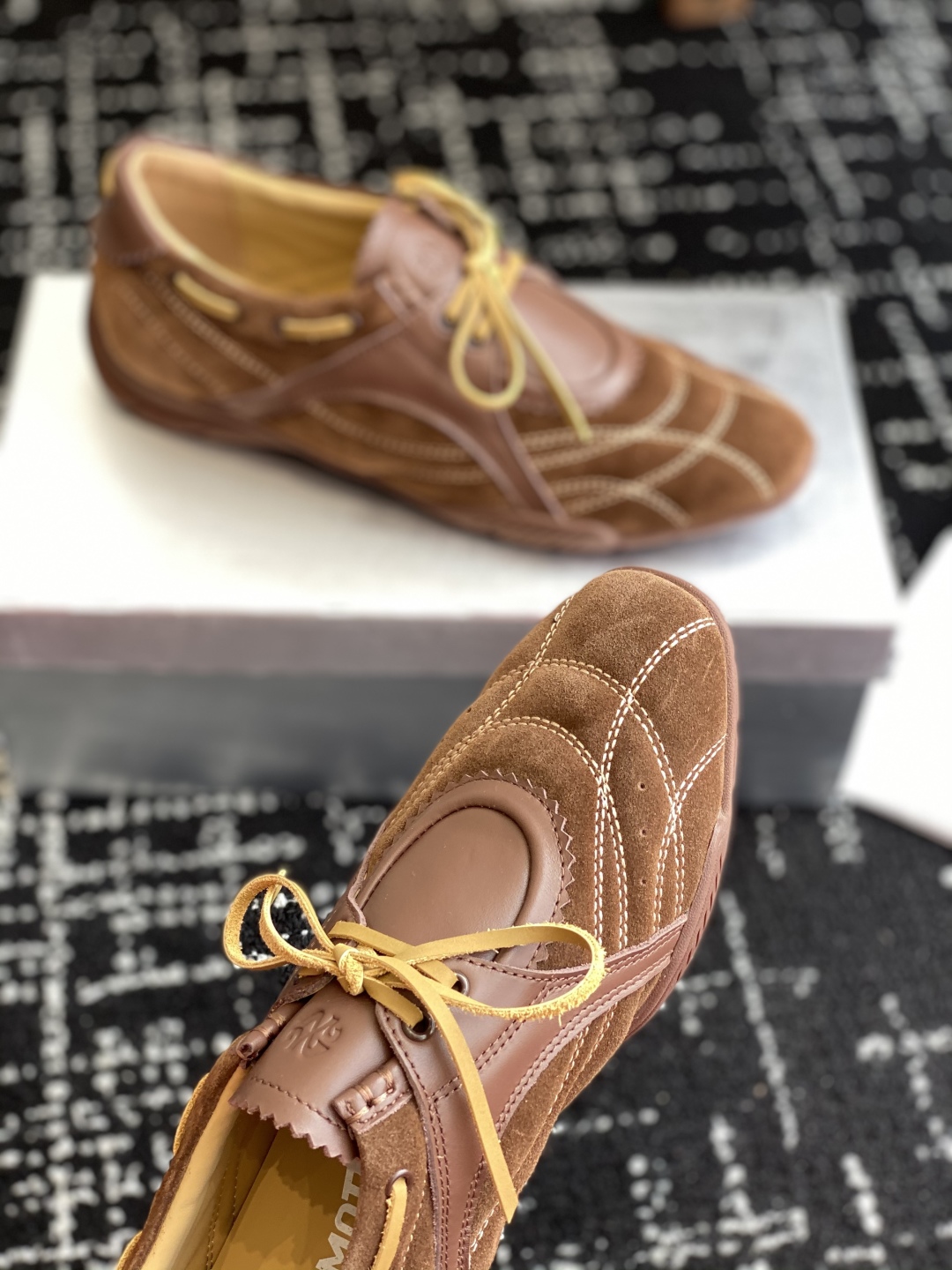 代购级
27QUAI 25ss 春夏新款 走秀款德训 拳击鞋 休闲鞋

设计理念源于拳击鞋和芭蕾舞鞋两者