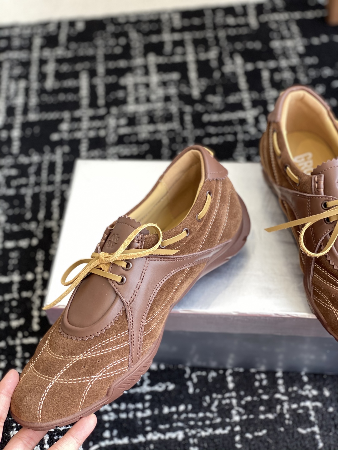代购级
27QUAI 25ss 春夏新款 走秀款德训 拳击鞋 休闲鞋

设计理念源于拳击鞋和芭蕾舞鞋两者