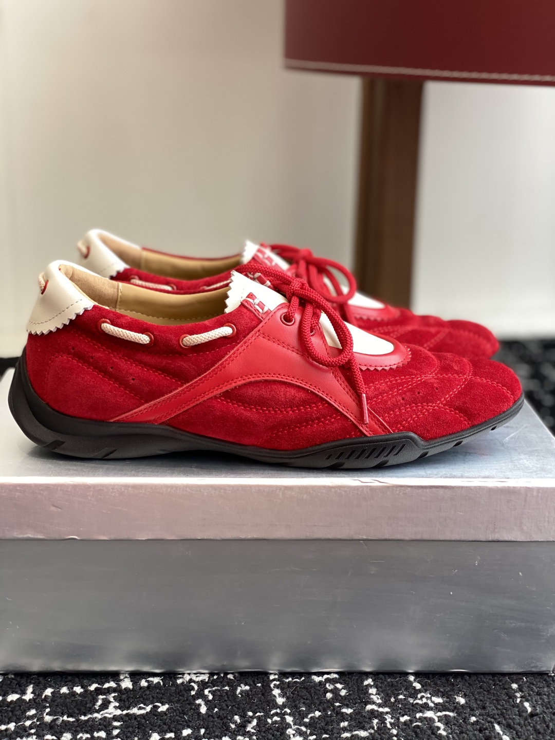 代购级
27QUAI 25ss 春夏新款 走秀款德训 拳击鞋 休闲鞋

设计理念源于拳击鞋和芭蕾舞鞋两者