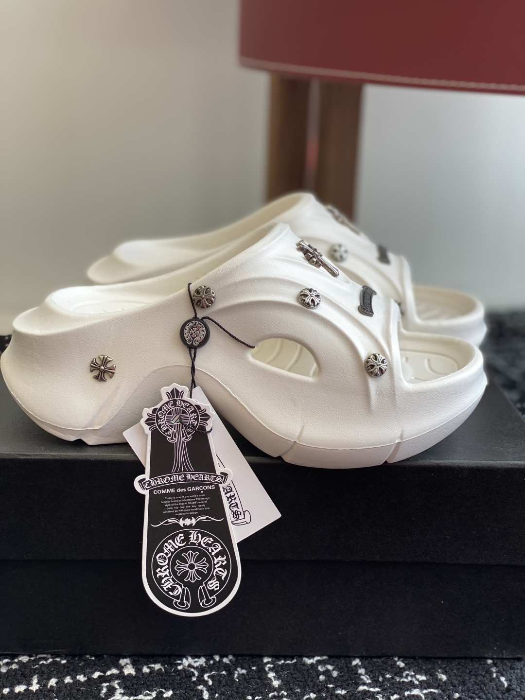 代购级
ChromeHearts  克罗心 24ss 今夏最流行的懒人拖鞋，韩版潮流夏季时尚半拖

高端