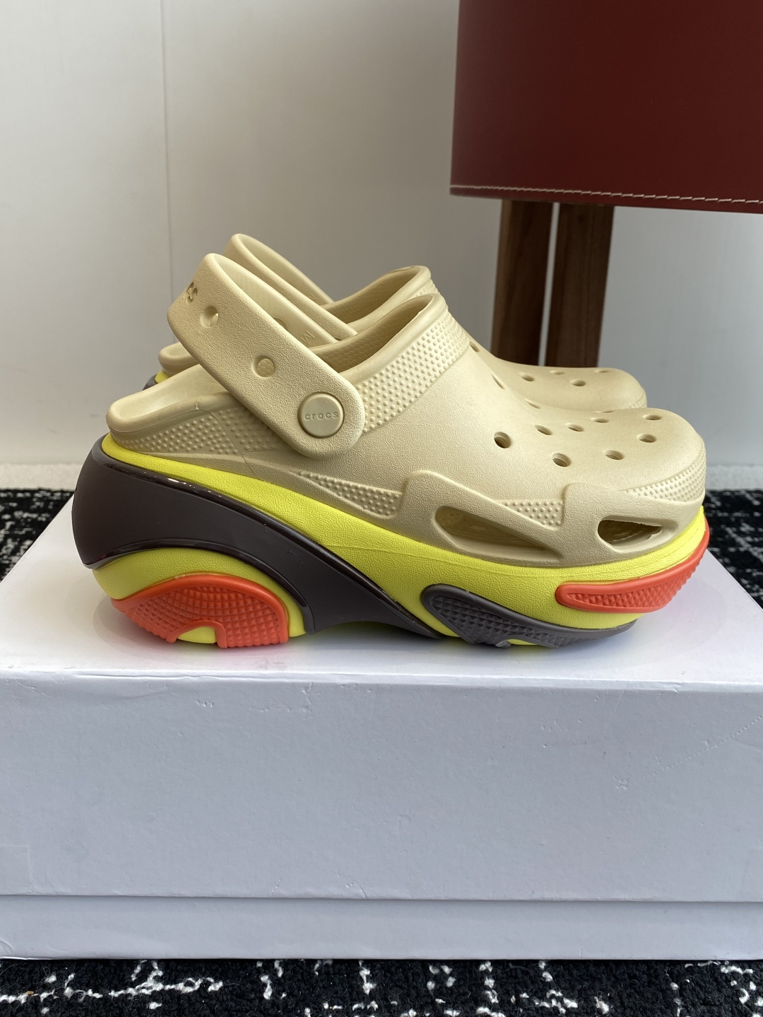 代购级（贝壳泡芙）
Crocs Classic clog 卡骆驰明星 原环保材料,软包无鞋盒!!风靡全球