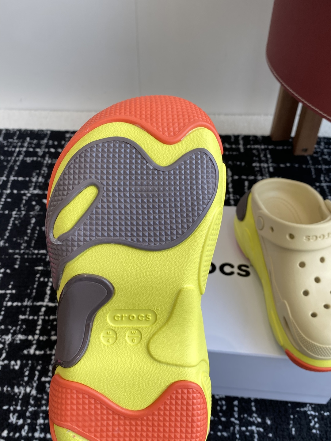 代购级（贝壳泡芙）
Crocs Classic clog 卡骆驰明星 原环保材料,软包无鞋盒!!风靡全球