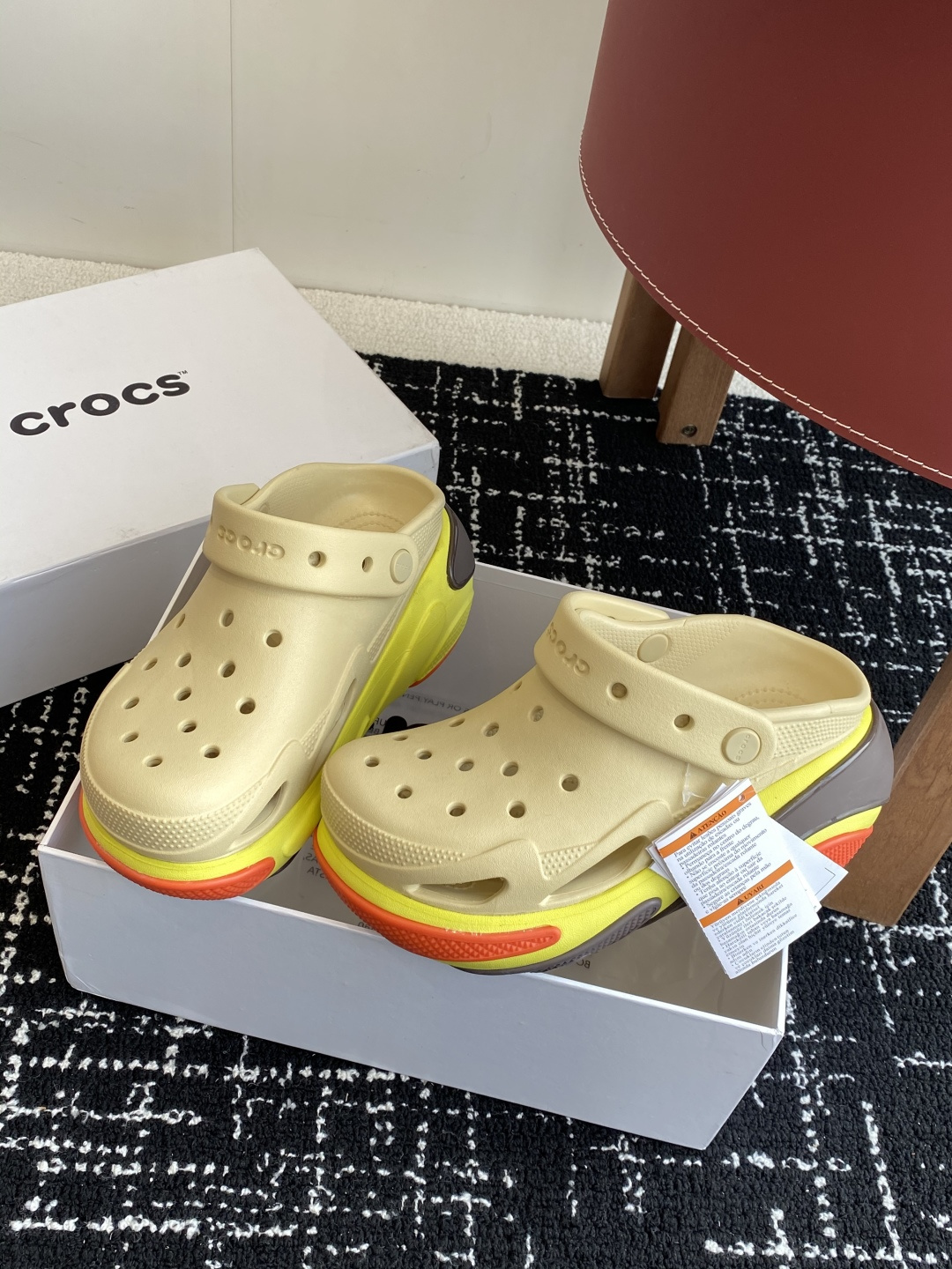 代购级（贝壳泡芙）
Crocs Classic clog 卡骆驰明星 原环保材料,软包无鞋盒!!风靡全球