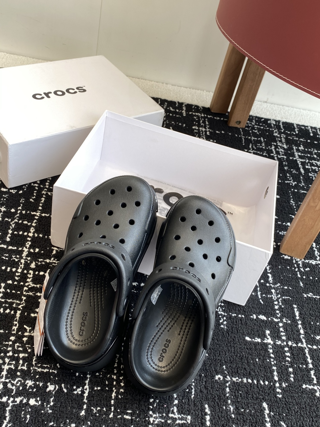 代购级（贝壳泡芙）
Crocs Classic clog 卡骆驰明星 原环保材料,软包无鞋盒!!风靡全球
