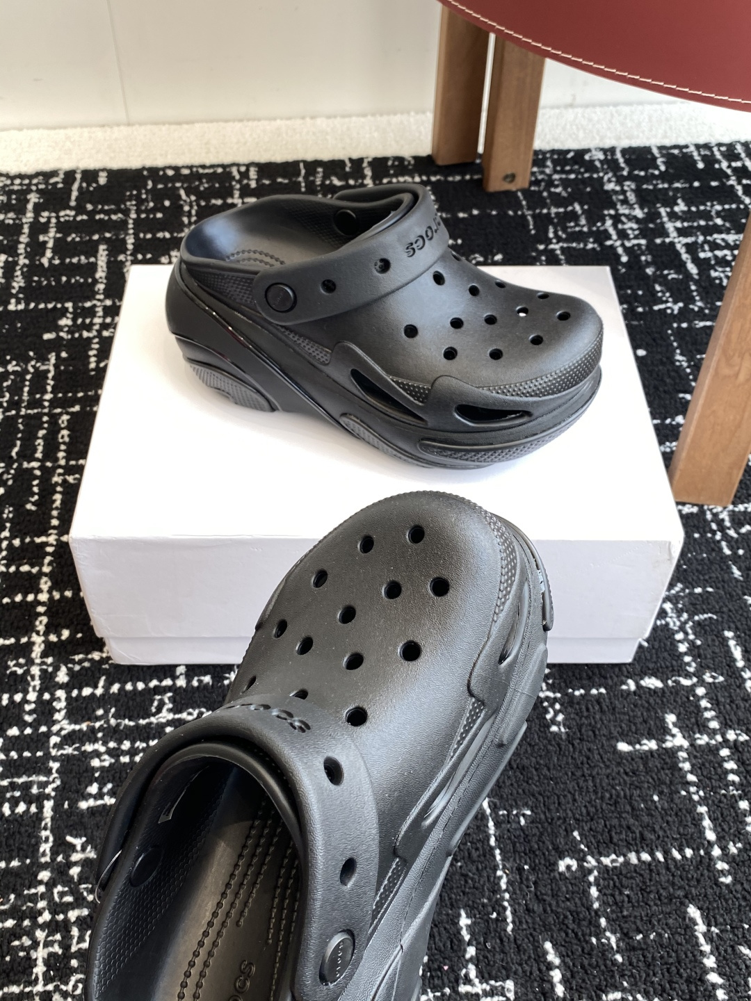 代购级（贝壳泡芙）
Crocs Classic clog 卡骆驰明星 原环保材料,软包无鞋盒!!风靡全球