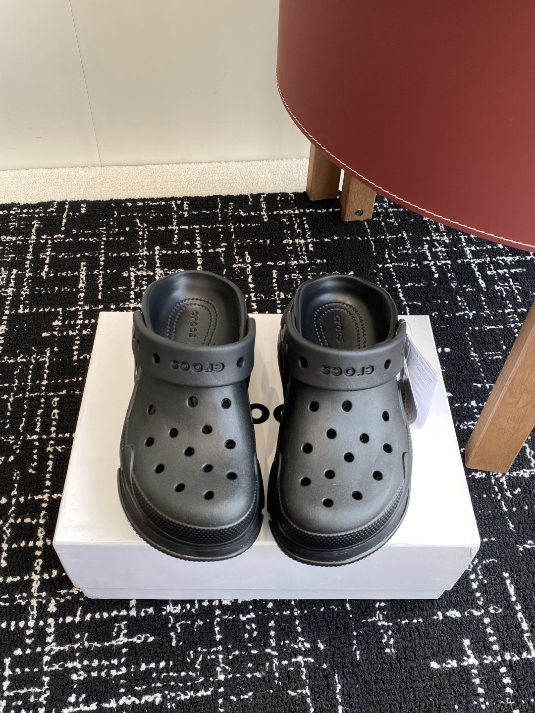 代购级（贝壳泡芙）
Crocs Classic clog 卡骆驰明星 原环保材料,软包无鞋盒!!风靡全球