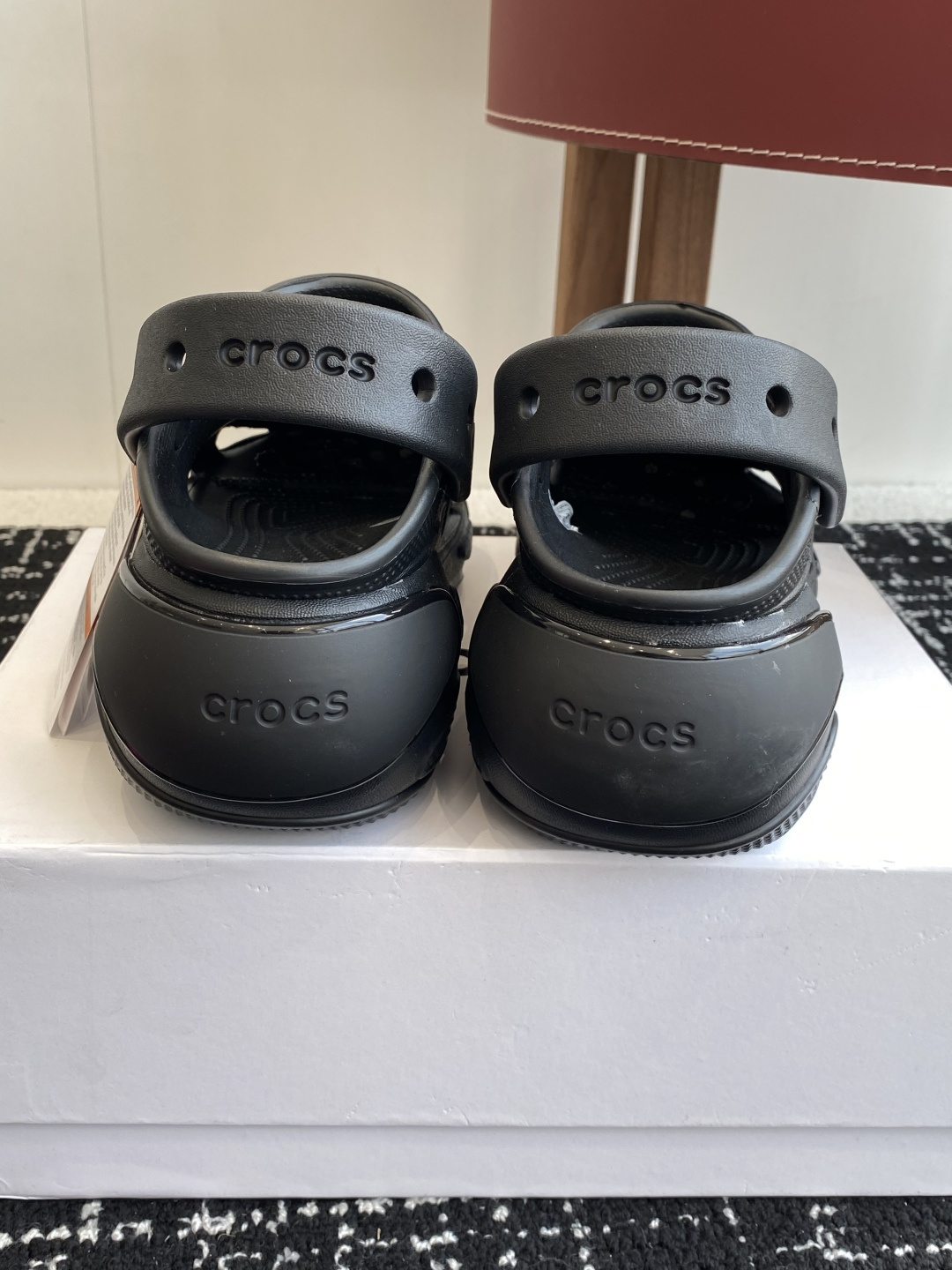 代购级（贝壳泡芙）
Crocs Classic clog 卡骆驰明星 原环保材料,软包无鞋盒!!风靡全球