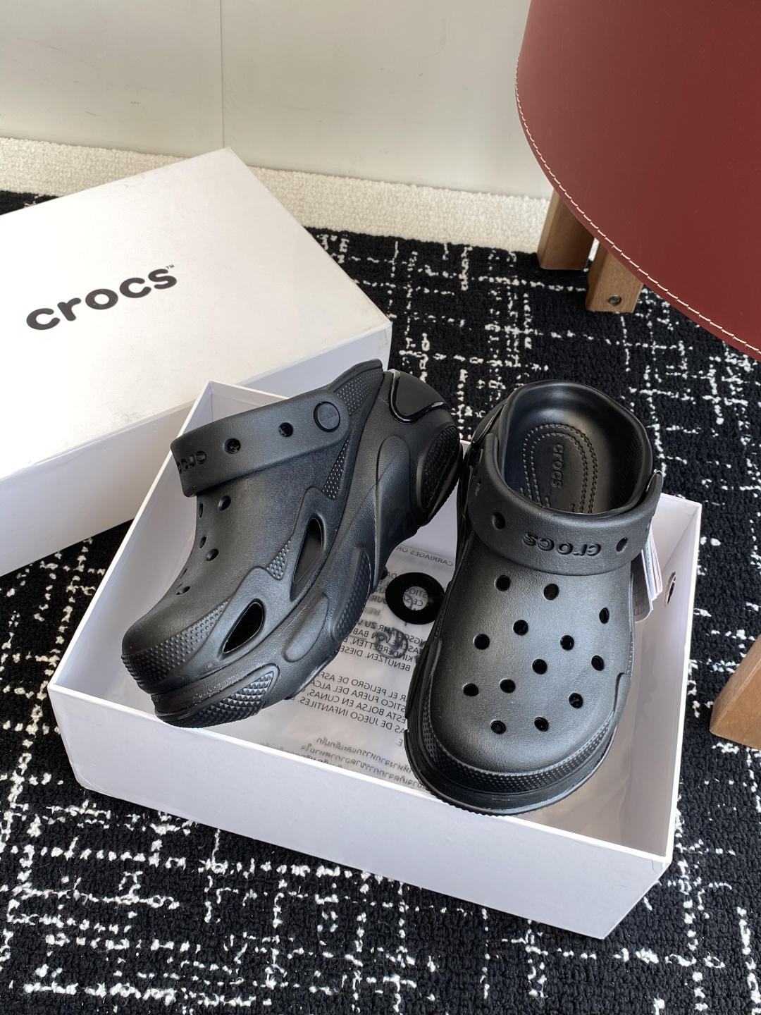 代购级（贝壳泡芙）
Crocs Classic clog 卡骆驰明星 原环保材料,软包无鞋盒!!风靡全球