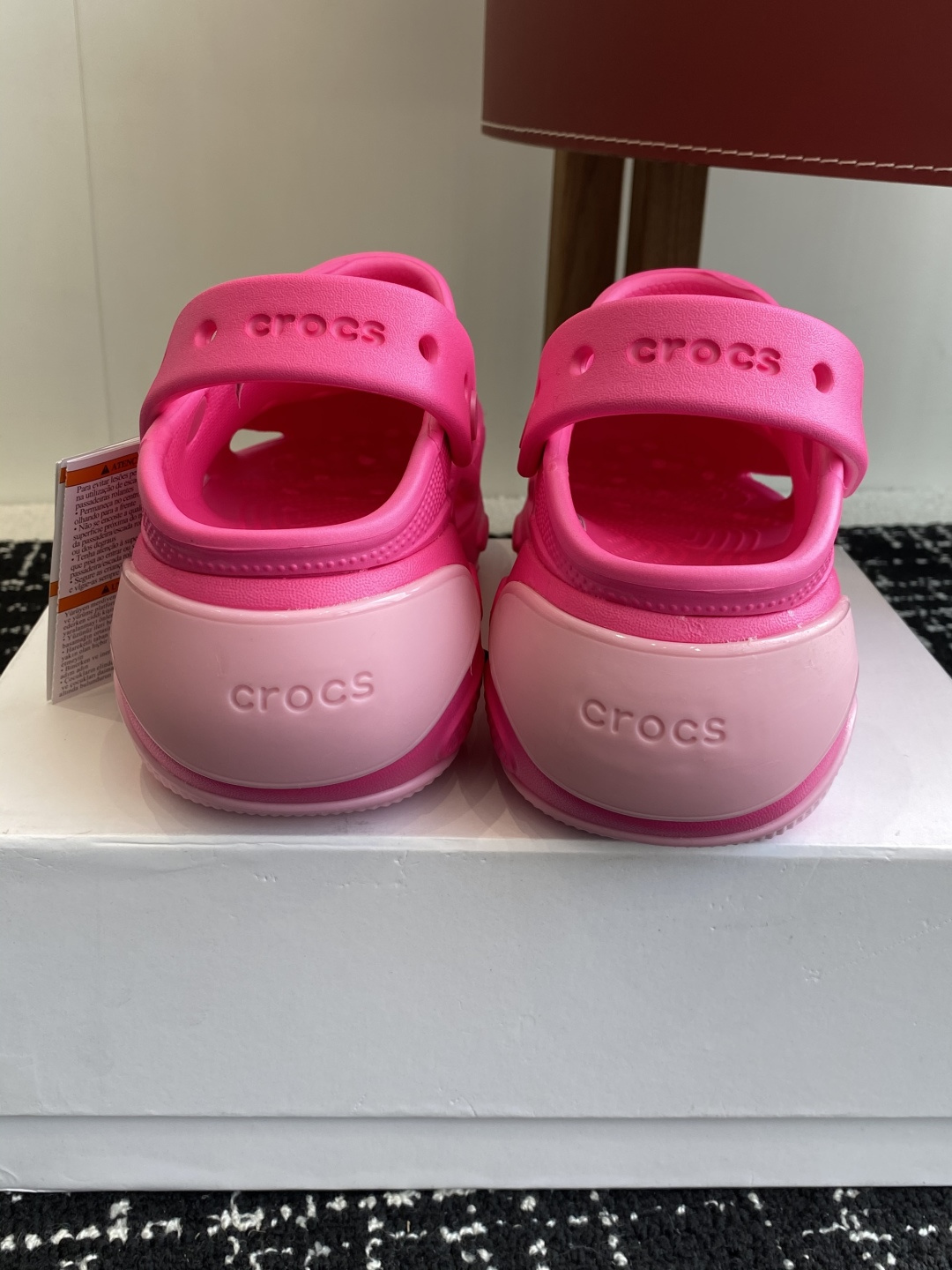 代购级（贝壳泡芙）
Crocs Classic clog 卡骆驰明星 原环保材料,软包无鞋盒!!风靡全球