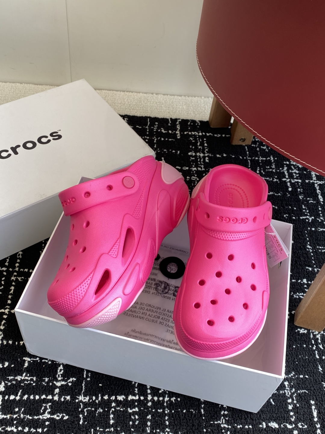 代购级（贝壳泡芙）
Crocs Classic clog 卡骆驰明星 原环保材料,软包无鞋盒!!风靡全球