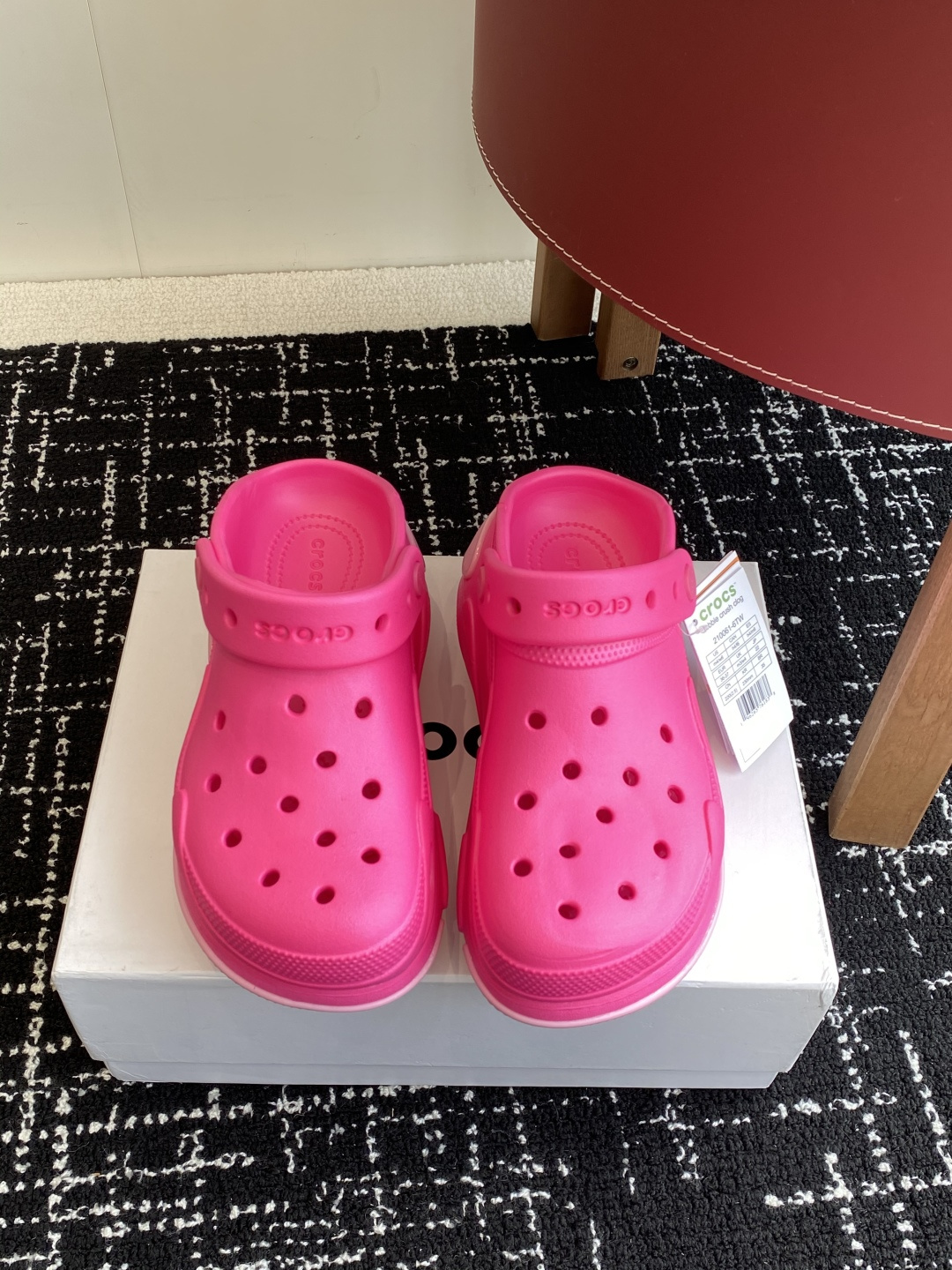 代购级（贝壳泡芙）
Crocs Classic clog 卡骆驰明星 原环保材料,软包无鞋盒!!风靡全球