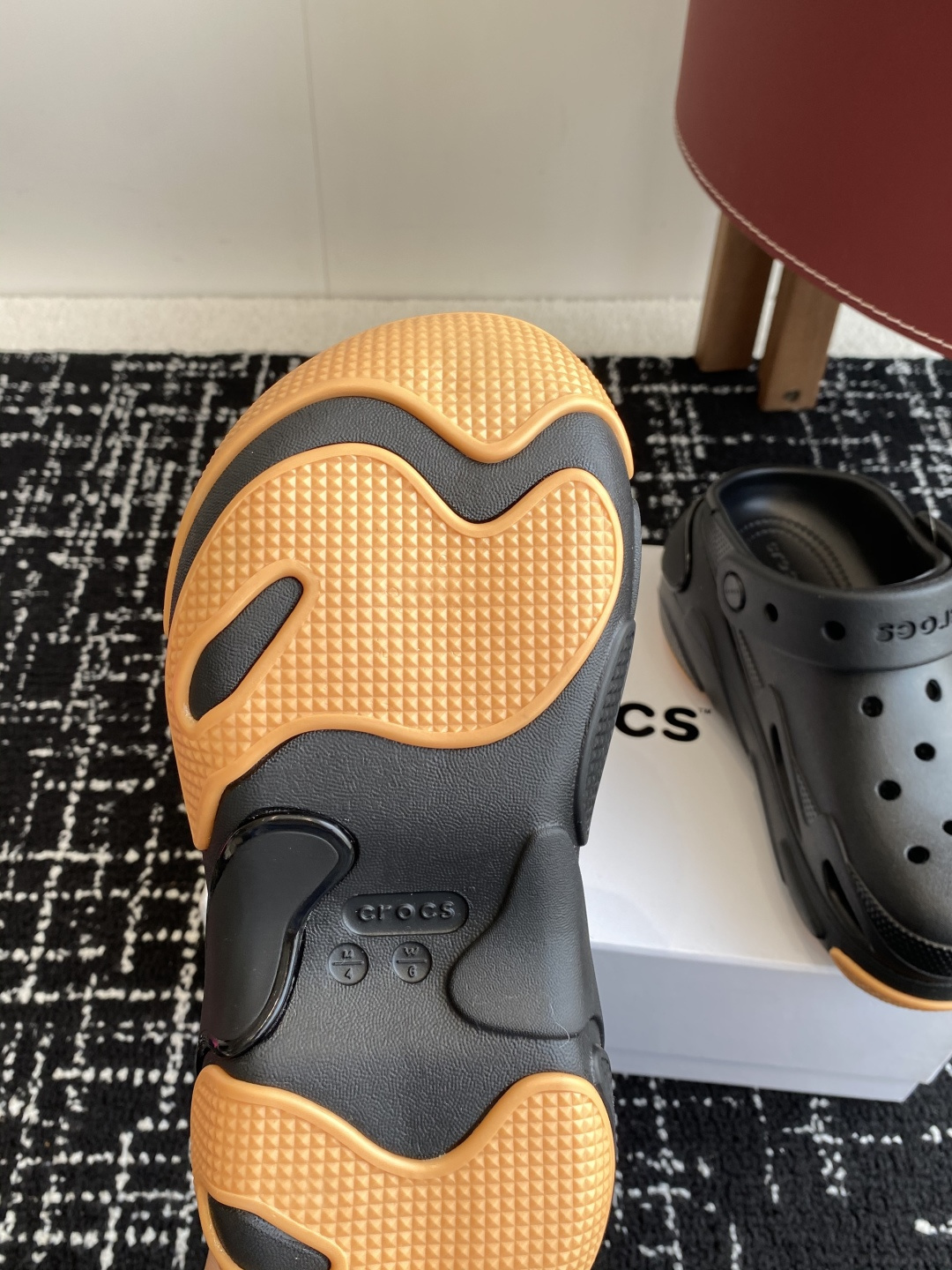 代购级（贝壳泡芙）
Crocs Classic clog 卡骆驰明星 原环保材料,软包无鞋盒!!风靡全球