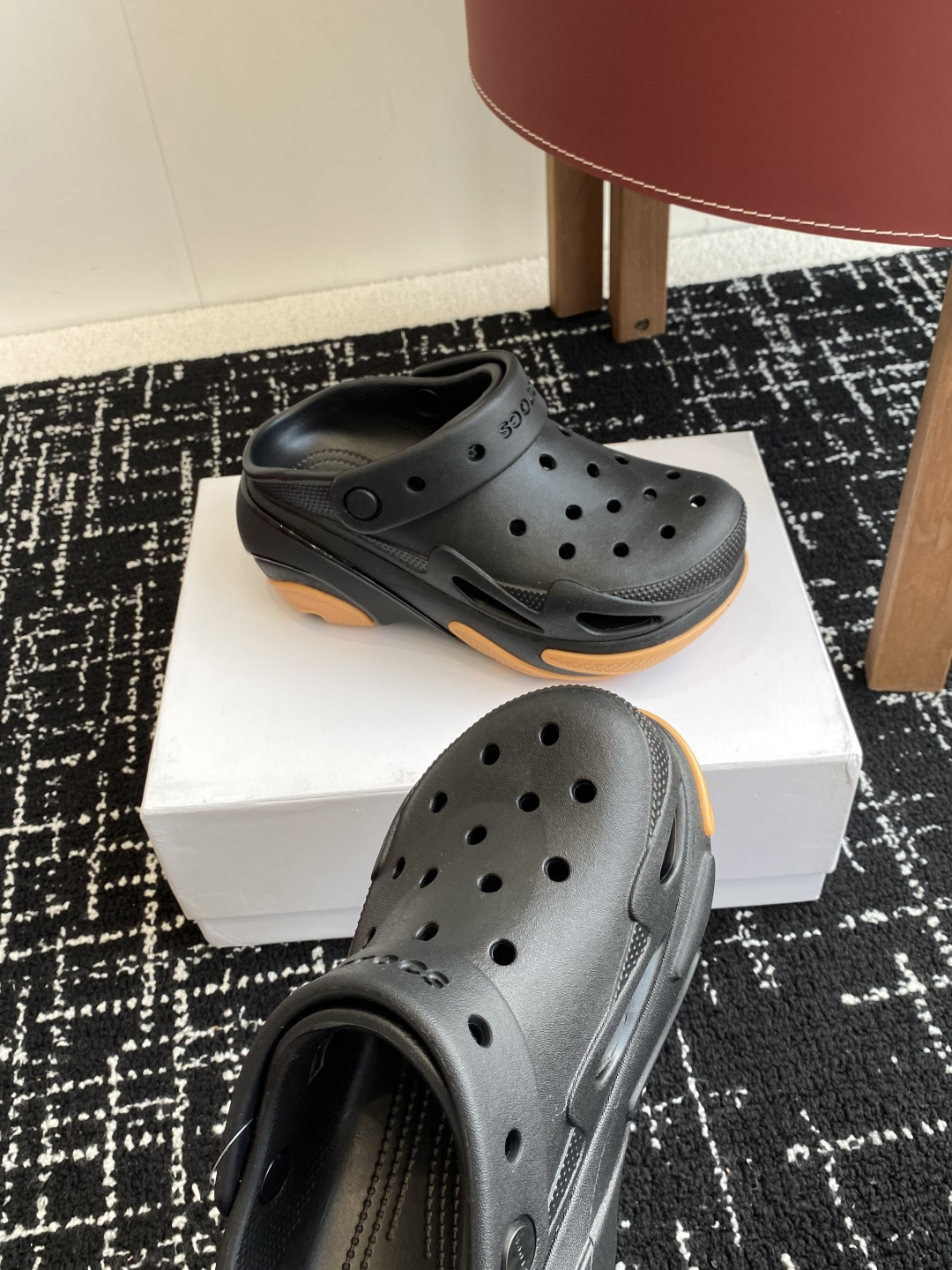 代购级（贝壳泡芙）
Crocs Classic clog 卡骆驰明星 原环保材料,软包无鞋盒!!风靡全球