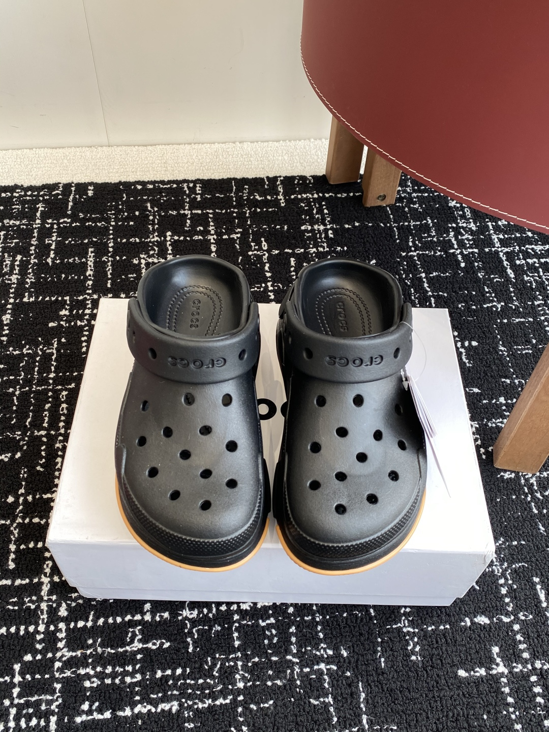 代购级（贝壳泡芙）
Crocs Classic clog 卡骆驰明星 原环保材料,软包无鞋盒!!风靡全球