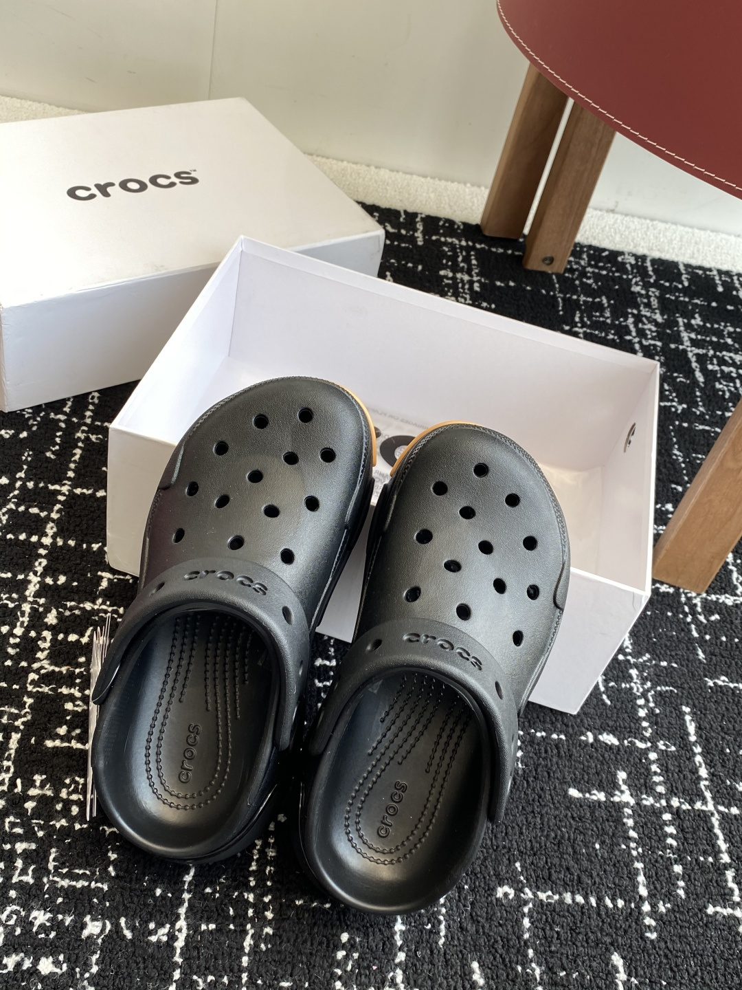 代购级（贝壳泡芙）
Crocs Classic clog 卡骆驰明星 原环保材料,软包无鞋盒!!风靡全球