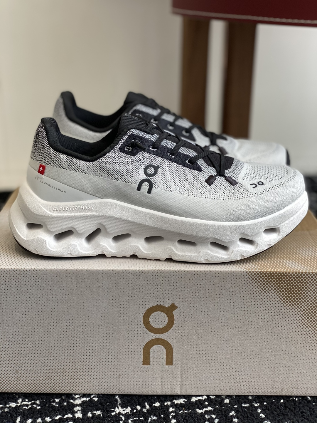 代购级
On 昂跑Cloudtilt 新品同步官网 透气编织网面 采用松紧带技术免系鞋带的轻量运动休闲鞋