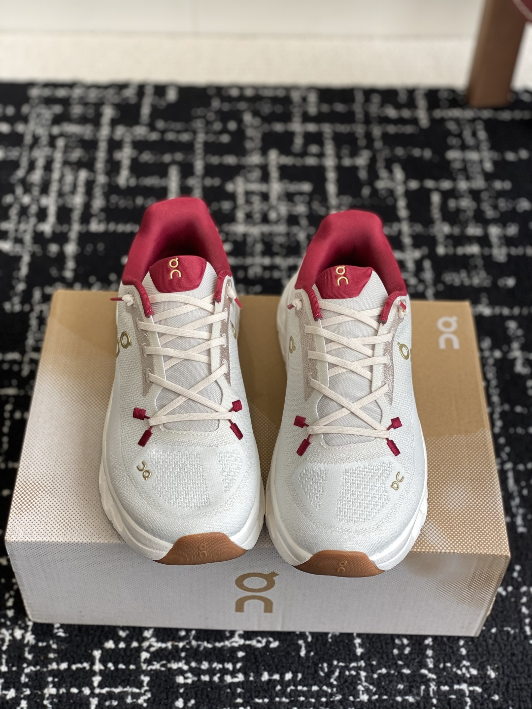 代购级
On 昂跑Cloudtilt 新品同步官网 透气编织网面 采用松紧带技术免系鞋带的轻量运动休闲鞋