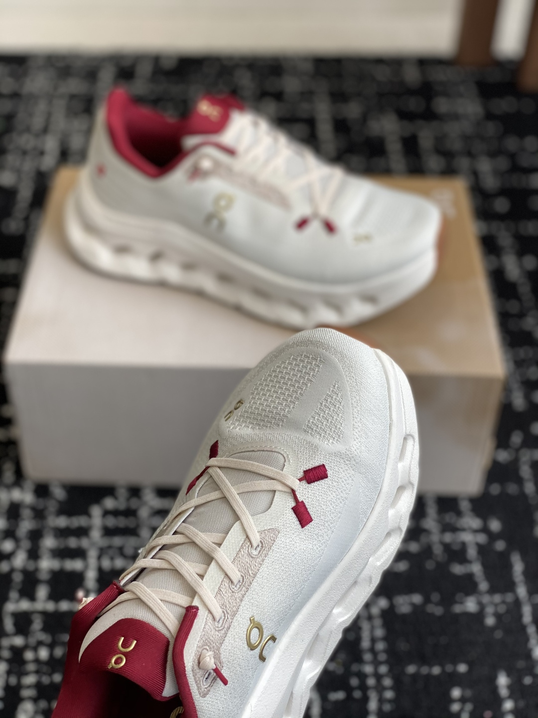 代购级
On 昂跑Cloudtilt 新品同步官网 透气编织网面 采用松紧带技术免系鞋带的轻量运动休闲鞋