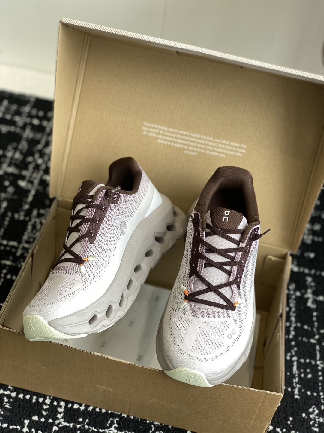 代购级
On 昂跑Cloudtilt 新品同步官网 透气编织网面 采用松紧带技术免系鞋带的轻量运动休闲鞋