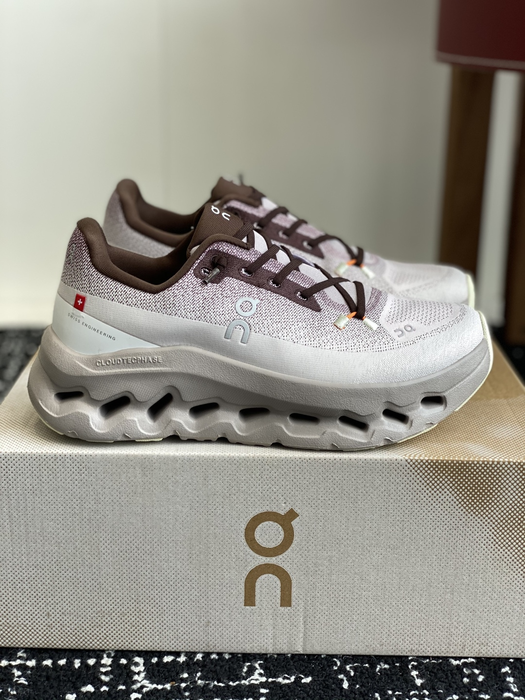 代购级
On 昂跑Cloudtilt 新品同步官网 透气编织网面 采用松紧带技术免系鞋带的轻量运动休闲鞋