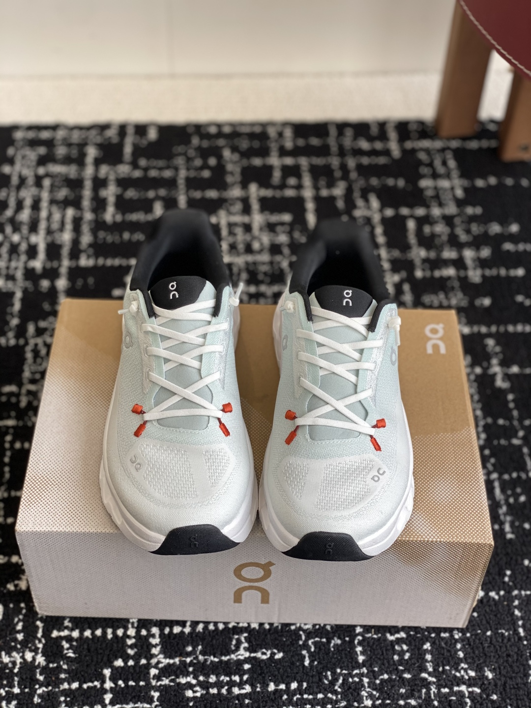 代购级
On 昂跑Cloudtilt 新品同步官网 透气编织网面 采用松紧带技术免系鞋带的轻量运动休闲鞋