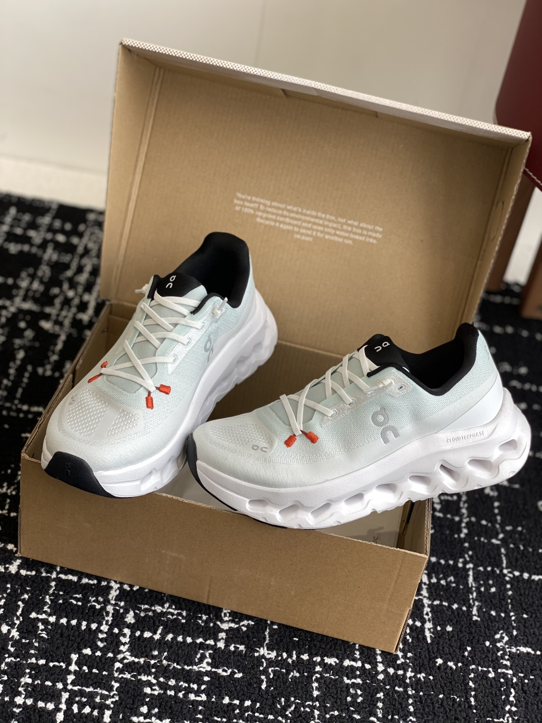 代购级
On 昂跑Cloudtilt 新品同步官网 透气编织网面 采用松紧带技术免系鞋带的轻量运动休闲鞋