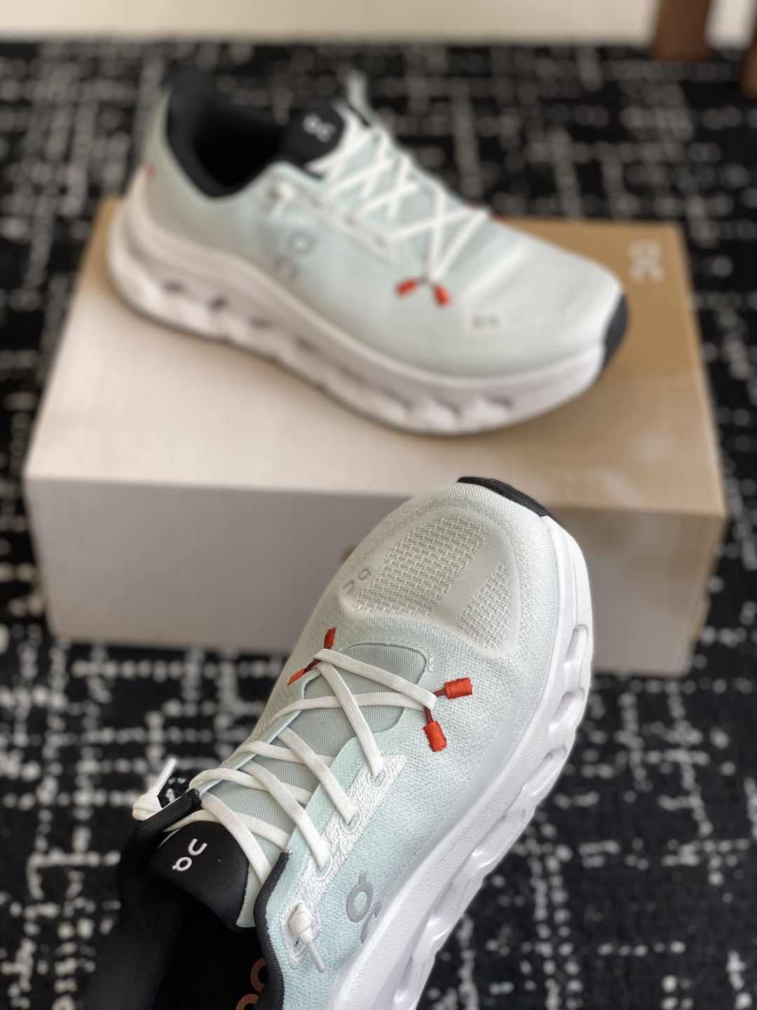 代购级
On 昂跑Cloudtilt 新品同步官网 透气编织网面 采用松紧带技术免系鞋带的轻量运动休闲鞋